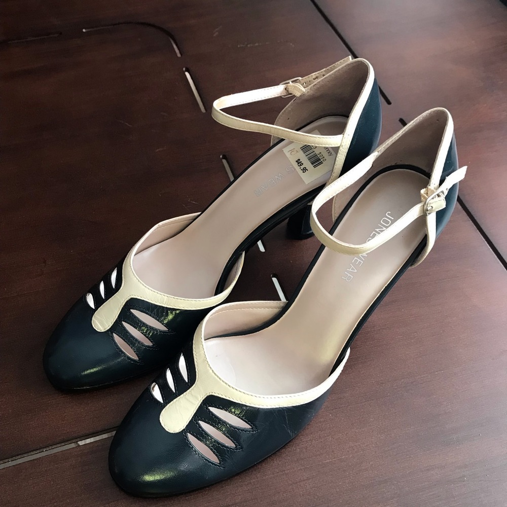 NWT Jones Wear Shoes